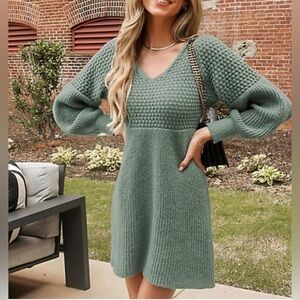 LONG SLEEVE MINT GREEN DRESS
